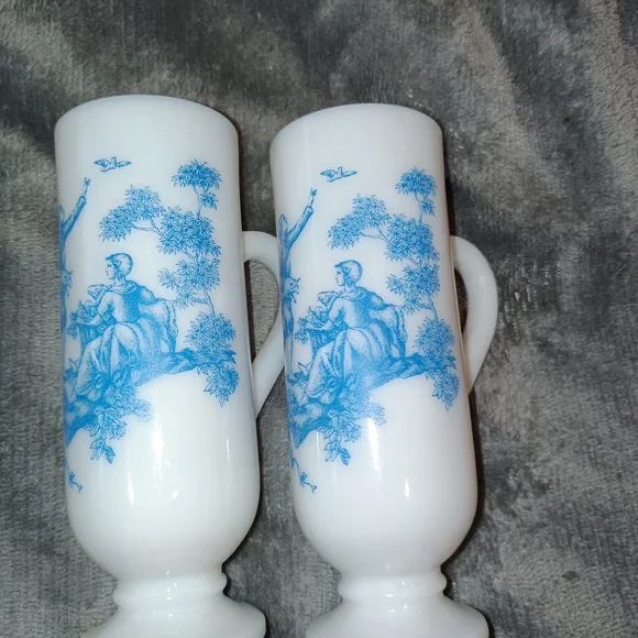 Elegant White and Blue Ceramic Vases - Picture 2 of 4
